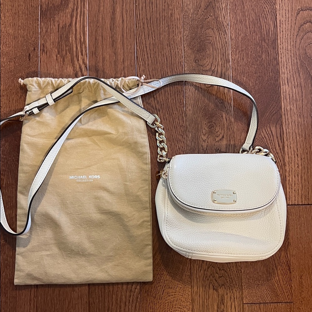 Michael Kors Cream Crossbody with Gold Hardeware